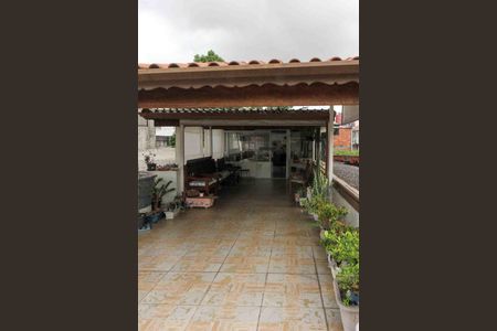 Casa à venda com 172m², 2 quartos e 1 vaga Casa à venda com 172m², 2 quartos e 1 vagaTerraço