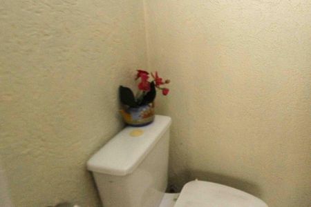 Casa à venda com 172m², 2 quartos e 1 vaga Casa à venda com 172m², 2 quartos e 1 vagaBanheiro de Serviço