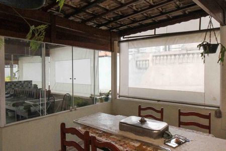 Casa à venda com 172m², 2 quartos e 1 vaga Casa à venda com 172m², 2 quartos e 1 vagaEspaço Gourmet