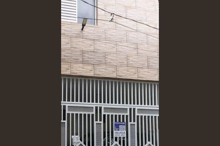 Casa à venda com 172m², 2 quartos e 1 vaga Casa à venda com 172m², 2 quartos e 1 vagaFachada