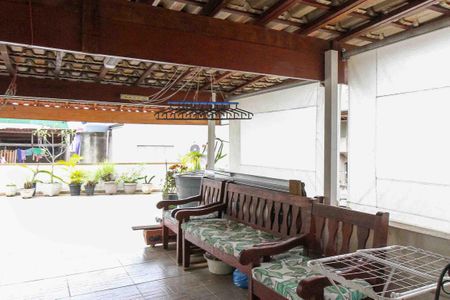 Casa à venda com 172m², 2 quartos e 1 vaga Casa à venda com 172m², 2 quartos e 1 vagaTerraço