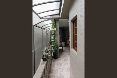 Casa à venda com 172m², 2 quartos e 1 vaga Casa à venda com 172m², 2 quartos e 1 vagaCorredor