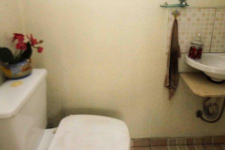 Casa à venda com 172m², 2 quartos e 1 vaga Casa à venda com 172m², 2 quartos e 1 vagaBanheiro de Serviço