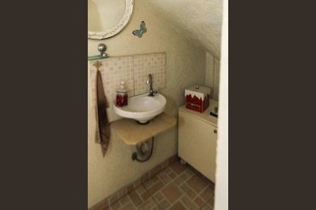 Casa à venda com 172m², 2 quartos e 1 vaga Casa à venda com 172m², 2 quartos e 1 vagaBanheiro de Serviço