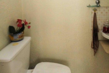 Casa à venda com 172m², 2 quartos e 1 vaga Casa à venda com 172m², 2 quartos e 1 vagaBanheiro de Serviço