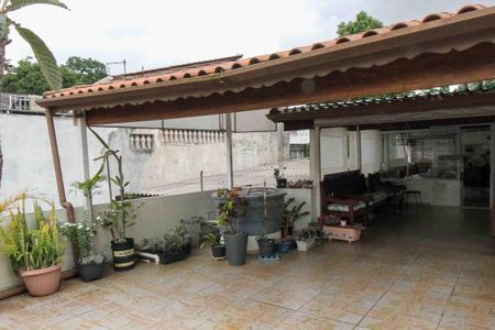 Casa à venda com 172m², 2 quartos e 1 vaga Casa à venda com 172m², 2 quartos e 1 vagaTerraço