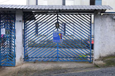 Apartamento à venda com 50m², 2 quartos e 1 vagaFachada do imóvel - Placa instalada no portão do condomínio - Código da placa: YZUS-1615