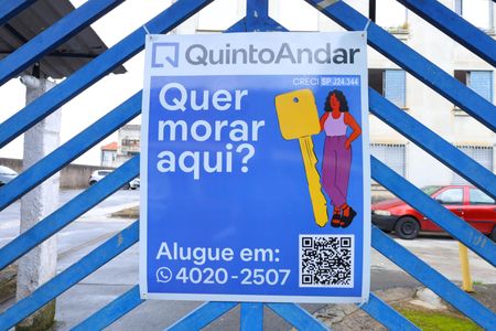 Apartamento à venda com 50m², 2 quartos e 1 vagaPlaca instalada no portão do condomínio - Código da placa: YZUS-1615