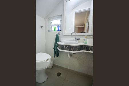 Casa para alugar com 90m², 2 quartos e 2 vagasLavabo