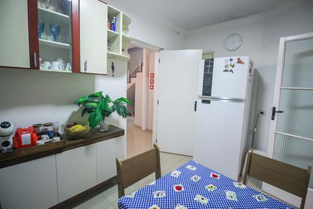 Casa para alugar com 90m², 2 quartos e 2 vagasCozinha