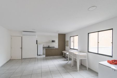 Apartamento para alugar com 45m², 2 quartos e sem vagaÁrea comum - Salão de festas