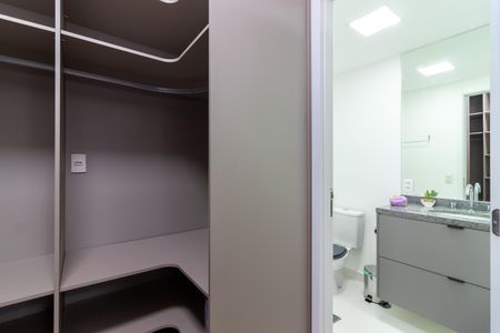 Apartamento para alugar com 75m², 2 quartos e 1 vaga Apartamento para alugar com 75m², 2 quartos e 1 vagaCloset da suíte