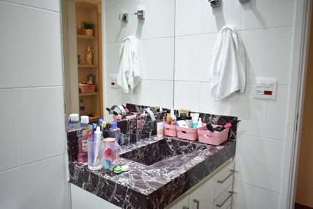 Apartamento à venda com 100m², 3 quartos e 2 vagasBanheiro da Suíte