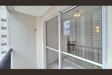 Varanda  de apartamento para alugar com 2 quartos, 55m² em Vila Anastácio, São Paulo