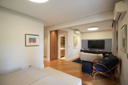 Apartamento à venda com 264m², 3 quartos e 4 vagasSuíte 1