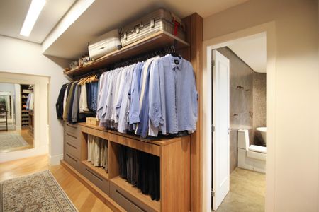 Apartamento à venda com 264m², 3 quartos e 4 vagasCloset da suíte 1