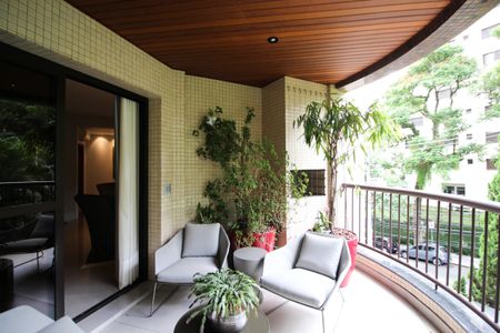 Apartamento à venda com 264m², 3 quartos e 4 vagasVaranda da Sala