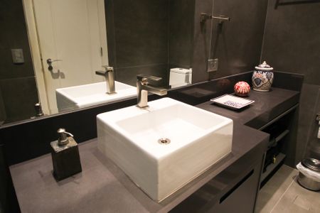 Apartamento à venda com 264m², 3 quartos e 4 vagasBanheiro da Suíte 2