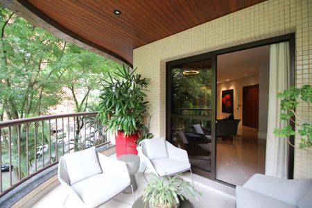 Apartamento à venda com 264m², 3 quartos e 4 vagasVaranda da Sala