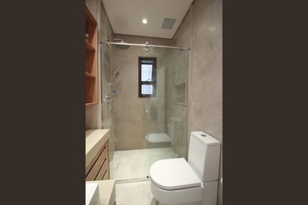 Apartamento à venda com 264m², 3 quartos e 4 vagasBanheiro 2 da Suíte 1