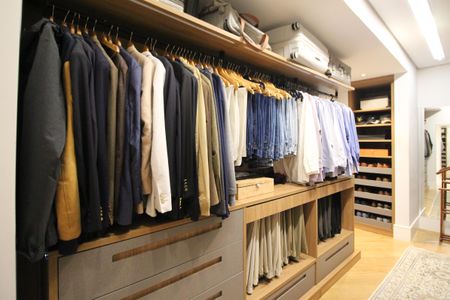 Apartamento à venda com 264m², 3 quartos e 4 vagasCloset da suíte 1