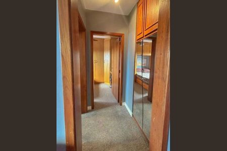 Quarto de apartamento à venda com 1 quarto, 45m² em Santo Antônio, Porto Alegre