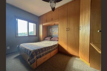 Quarto de apartamento à venda com 1 quarto, 45m² em Santo Antônio, Porto Alegre