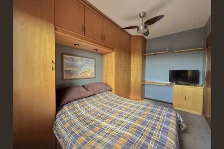 Quarto de apartamento à venda com 1 quarto, 45m² em Santo Antônio, Porto Alegre