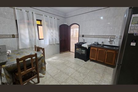 Cozinha de casa para alugar com 3 quartos, 350m² em Vila Real Santista, Suzano