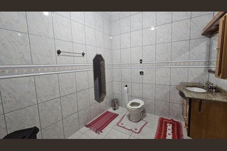 Casa para alugar com 350m², 3 quartos e 4 vagasBanheiro
