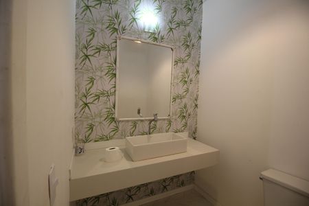 Casa de condomínio à venda com 360m², 4 quartos e 3 vagasLavabo