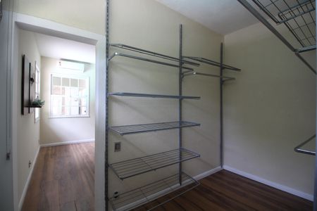 Casa de condomínio à venda com 360m², 4 quartos e 3 vagasQuarto 3 - Closet
