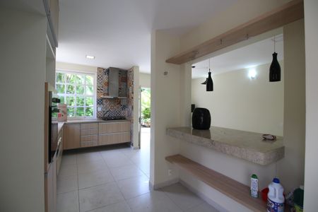 Casa de condomínio à venda com 360m², 4 quartos e 3 vagasCozinha