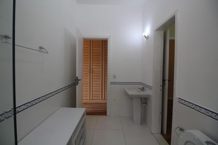 Casa de condomínio à venda com 360m², 4 quartos e 3 vagasQuarto 1 e 2 - Suíte