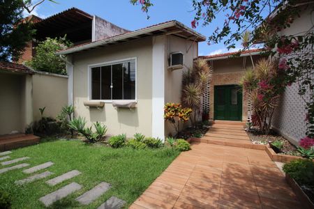 Casa de condomínio à venda com 360m², 4 quartos e 3 vagasFrente