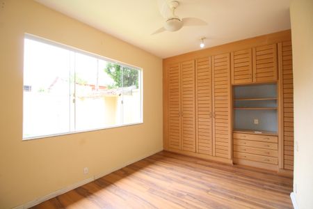 Casa de condomínio à venda com 360m², 4 quartos e 3 vagasQuarto 2