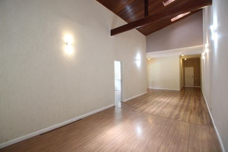 Casa de condomínio à venda com 360m², 4 quartos e 3 vagasSala