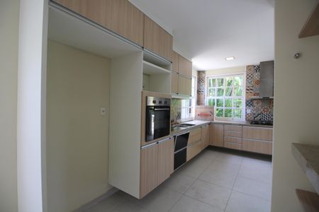 Casa de condomínio à venda com 360m², 4 quartos e 3 vagasCozinha