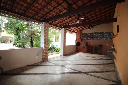 Casa de condomínio à venda com 360m², 4 quartos e 3 vagasChurrasqueira