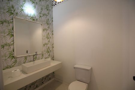 Casa de condomínio à venda com 360m², 4 quartos e 3 vagasLavabo