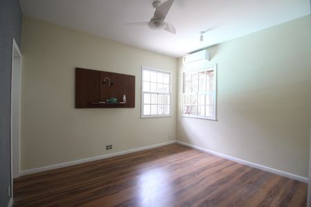 Casa de condomínio à venda com 360m², 4 quartos e 3 vagasQuarto 3