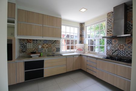 Casa de condomínio à venda com 360m², 4 quartos e 3 vagasCozinha