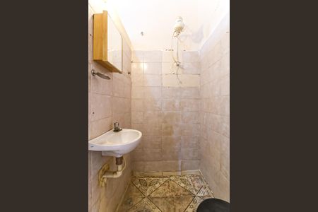 Banheiro de kitnet/studio para alugar com 1 quarto, 38m² em Encantado, Rio de Janeiro