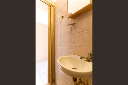 Banheiro de kitnet/studio para alugar com 1 quarto, 38m² em Encantado, Rio de Janeiro