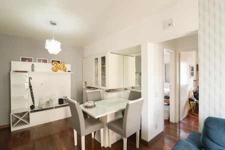 Apartamento à venda com 69m², 2 quartos e 1 vagaSala