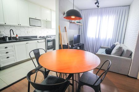 Sala de apartamento para alugar com 2 quartos, 48m² em Jardim Salete, Taboão da Serra