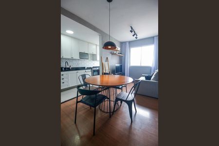 Sala de apartamento para alugar com 2 quartos, 48m² em Jardim Salete, Taboão da Serra