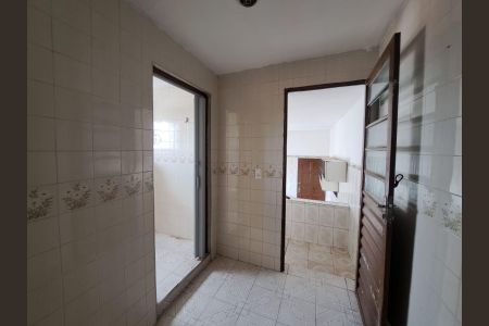 Corredor de casa para alugar com 2 quartos, 75m² em Novo Osasco, Osasco