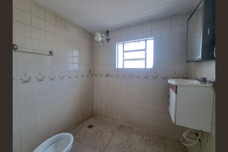 Banheiro de casa para alugar com 2 quartos, 75m² em Novo Osasco, Osasco