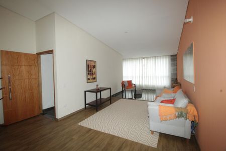 Casa para alugar com 119m², 1 quarto e 1 vagaSala